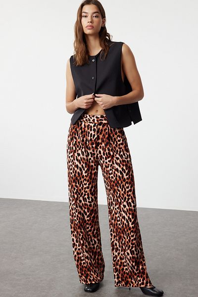 Trendyol Collection Braune Leopardenmuster-Hose mit weitem Bein, hoher Taille und Klettverschluss – TWOAW24PL00177