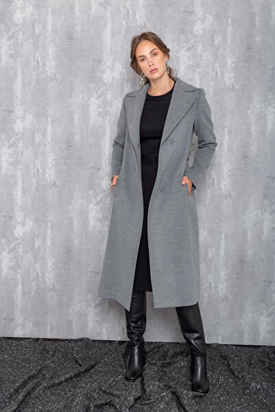Concept. Středně dlouhý kabát se zapínáním na patentky 3633