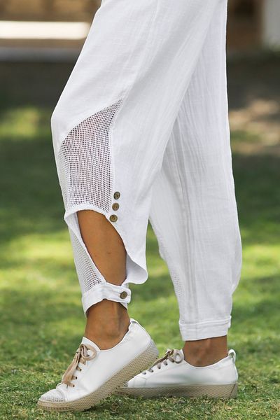 Chiccy Pantaloni de jogger țesuți albi - buzunare, detaliu plasă și talie elastică spălată