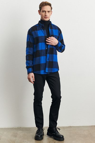 AC&Co / Altınyıldız Classics Pánská saks-černá bunda Comfort Fit Uvolněný střih Knoflíkový límec Kostkovaná zimní košile se vzorem