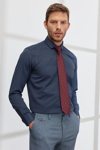 AC&Co / Altınyıldız Classics Pánská košile s italským límcem Dobby v námořnické modré Slim Fit