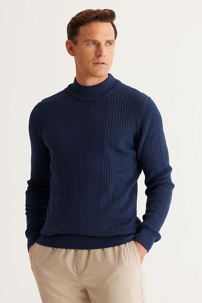 AC&Co / Altınyıldız Classics Indigofarbener Slim-Fit-Strickpullover aus Baumwoll-Jacquard mit halbem Rollkragen und schmaler Passform für Herren