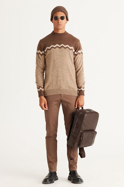 AC&Co / Altınyıldız Classics Braun-beiger Herrenstrickpullover mit Standard-Passform und normalem Schnitt und halbem Rollkragenpullover und Zickzackmuster
