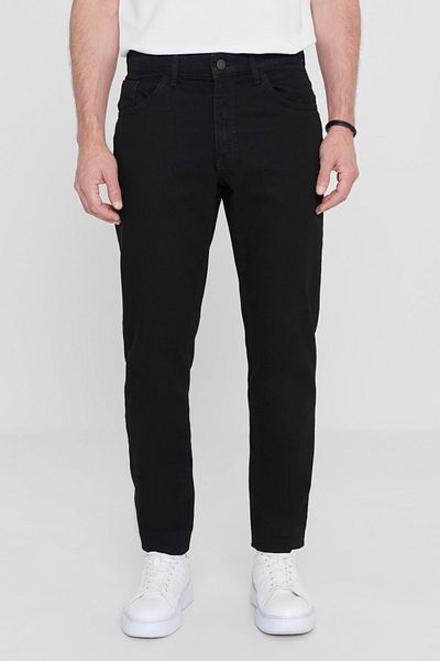 ALTINYILDIZ CLASSICS Schwarze Jeans für Herren im Comfort Fit mit entspanntem Schnitt aus 100 % Baumwolle