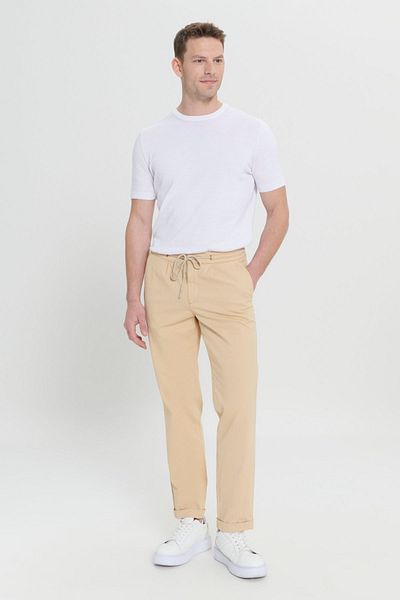 AC&Co / Altınyıldız Classics Ανδρικό μπεζ παντελόνι Comfort Fit Relaxed Cut με πλαϊνή τσέπη