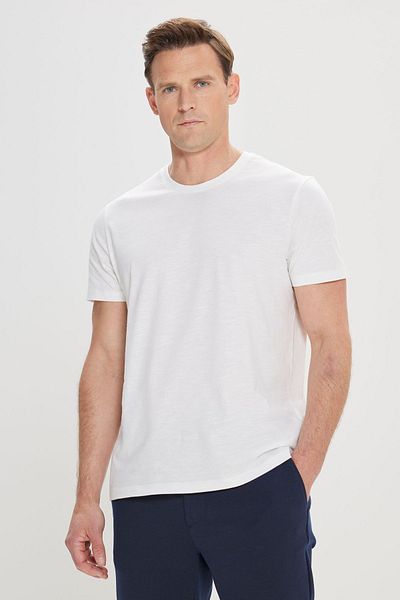 ALTINYILDIZ CLASSICS White Slim Fit Men's T-shirt - 100% Cotton, Crew Neck