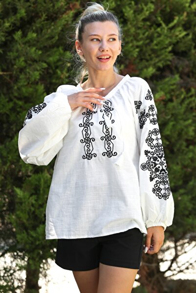 Chiccy Λευκό Κεντημένο Υφαντό - Μπλούζα με στρογγυλή λαιμόκοψη και μπαλόνι μανίκι