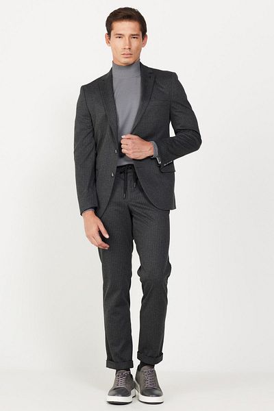 ALTINYILDIZ CLASSICS Men's Anthracite Slim Fit Slim Fit Mono Collar Striped Suit