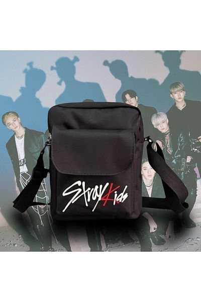 Köstebek Černá kabelka Stray Kids Logo Crossbody