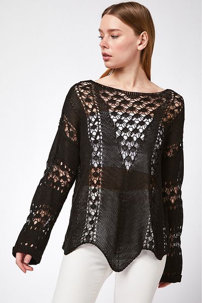 AQE FASHION Γυναικεία μπλούζα με ανοιχτόχρωμη λαιμόκοψη μαύρη πλεκτή
