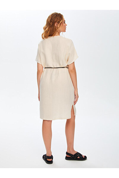 Faik Sönmez Resort Kontrast Yakalı Önü Nakış İşli Müslin Elbise 68791