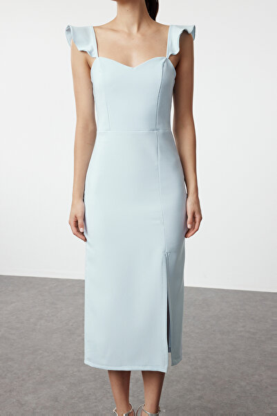 Trendyol Collection Světle modré midi tkané šaty s volánkovým rozparkem TPRSS24EL00134