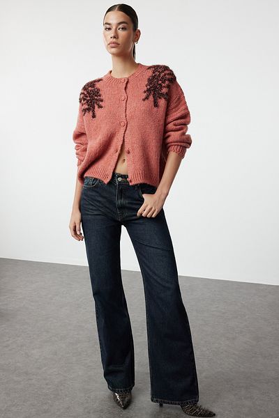 Trendyol Collection Strickjacke mit glänzender Glitzer-Stickerei und Fliesenstruktur – TWOAW25HI00005