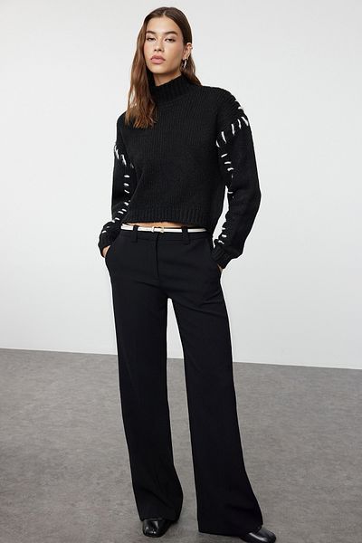 Trendyol Collection Pulover de tricotaj negru cu textura moale - Detaliu de fire TWOAW24KZ00633