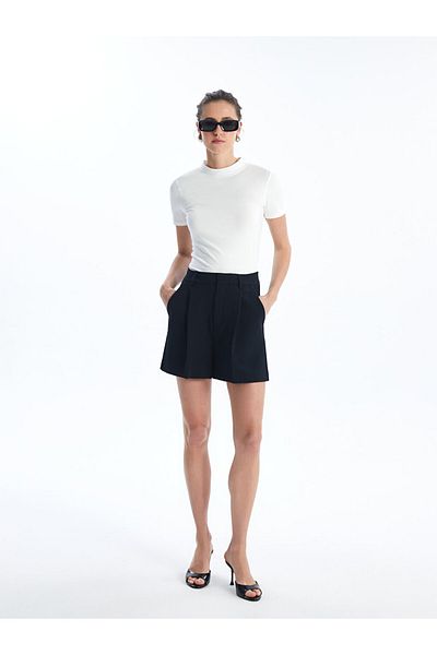 LC Waikiki Bequeme, einfarbige Shorts für Damen