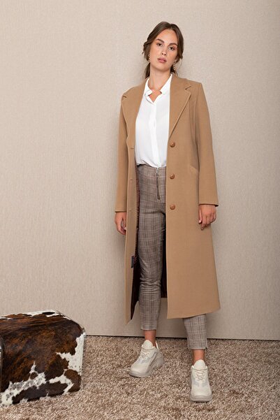 Concept. Dlouhý kabát Camel s páskem v pase 3624