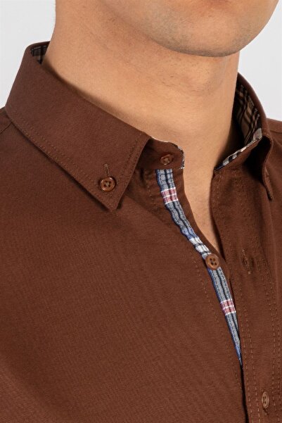 Tudors Erkek Slim Fit Dar Kesim Uzun Kollu Pamuklu Oxford Doku Kahverengi Düğmeli Yaka Gömlek