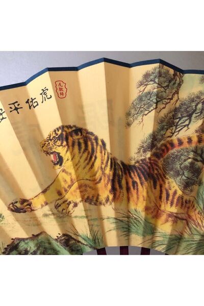 Attariye Büyük Boy Bambu Ahşap Gövde Yelpaze 27 Cm Çin Desenli Katlanabilir Hediyelik Şık Kaliteli Kumaş Lüks