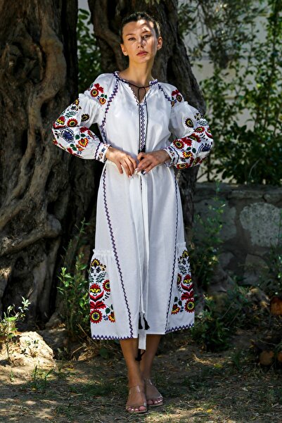 Chiccy White Embroidered Woven Casual Dress - Britli Collar and Balloon Sleeve