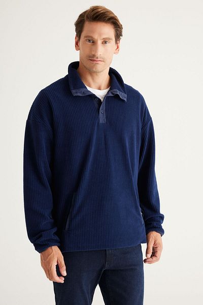 AC&Co / Altınyıldız Classics Herren-Sweatshirt aus weichem Jacquard-Fleece mit lockerer Passform und Stehkragen in Marineblau