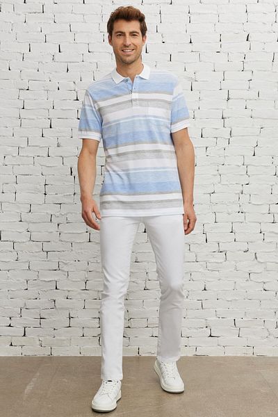 ALTINYILDIZ CLASSICS Weißes, hellblaues Comfort-Fit-T-Shirt mit entspanntem Schnitt und Polokragen aus 100 % Baumwolle mit Taschenmuster für Herren