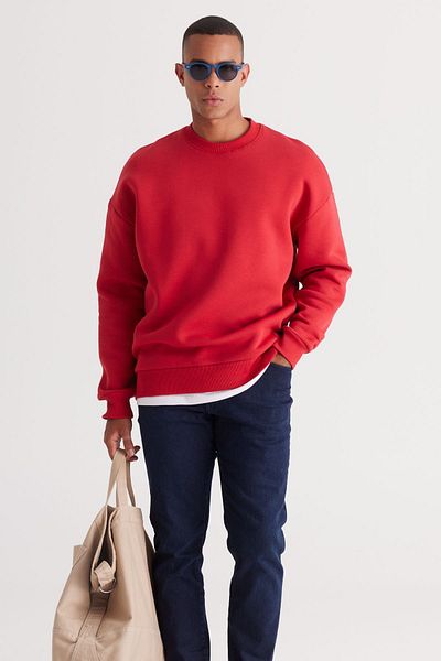 AC&Co / Altınyıldız Classics Rotes Sweatshirt für Herren mit Rundhalsausschnitt und Oversize-Passform, lockerer Schnitt, Baumwollfleece innen mit 3 Fäden