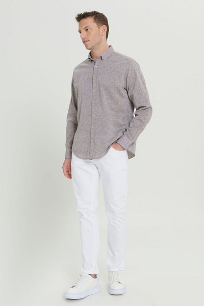 AC&Co / Altınyıldız Classics Braunes Leinenhemd für Herren im Comfort Fit - geknöpfter Kragen, entspannte Passform