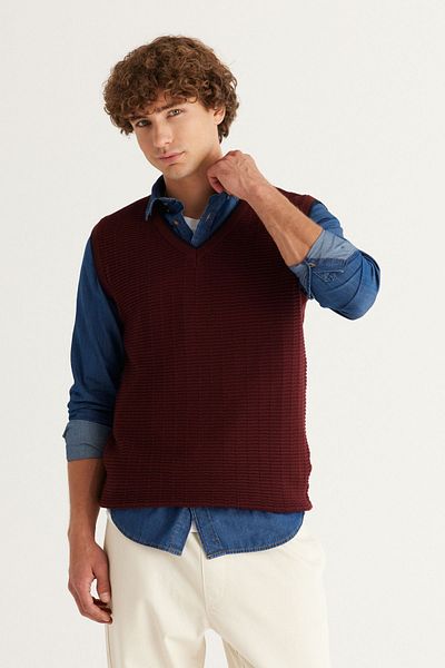 AC&Co / Altınyıldız Classics Pánský svetr z bavlněného úpletu Claret Red Standard Fit Regular Cut s výstřihem do V