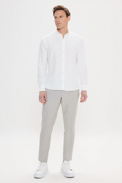 ALTINYILDIZ CLASSICS Weißes Slim-Fit-Hemd für Herren aus 100 % Baumwolle mit schmalem Schnitt und Knopfkragen