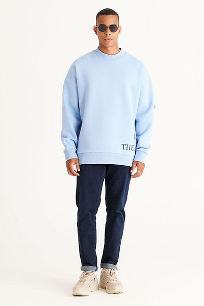 AC&Co / Altınyıldız Classics Men's Light Blue Oversize Fit Loose Cut 3 Thread Cotton Printed Sweatshirt with Fleece Inside