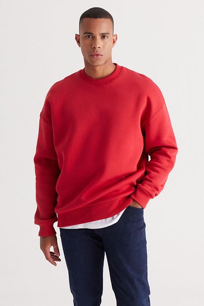 AC&Co / Altınyıldız Classics Rotes Sweatshirt für Herren mit Rundhalsausschnitt und Oversize-Passform, lockerer Schnitt, Baumwollfleece innen mit 3 Fäden