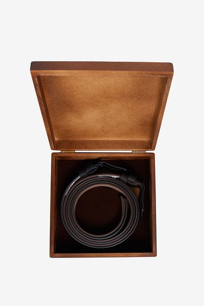 ALTINYILDIZ CLASSICS Herren-Set mit 2 Denim-Gürteln in Geschenkbox in Schwarz-Braun, besonderes Geschenkset für den Bräutigam