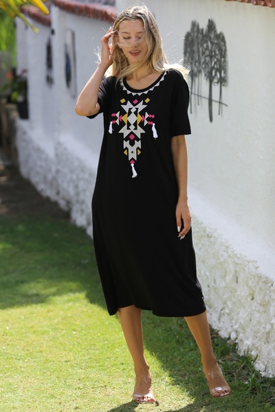 Chiccy Rochie casual tricotată brodata cu decolteu rotund alb-negru - maneca scurta si buzunar