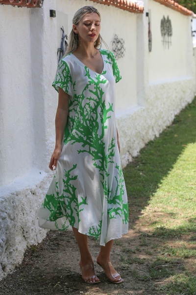 Chiccy Φόρεμα με λαιμόκοψη V λευκό-πράσινο με στάμπα casual