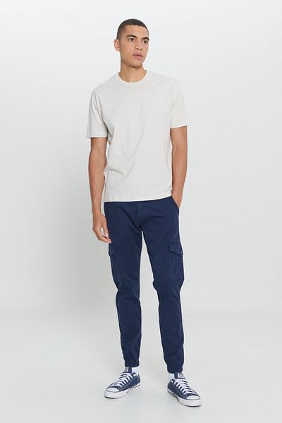 AC&Co / Altınyıldız Classics Pánské pružné kalhoty Slim Fit Cargo Pocket v námořnické modré barvě