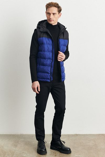AC&Co / Altınyıldız Classics Schwarze Saks-Pufferweste mit normaler Passform und Kapuze für Herren