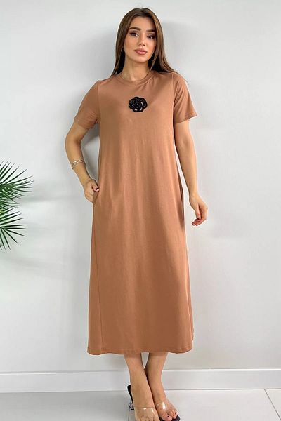 GÜLSELİ Рокля с бродирани розови джобове и камила