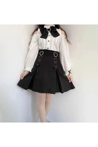 Köstebek Black Heart Buckle Ribbon Detailed Pleated Skirt