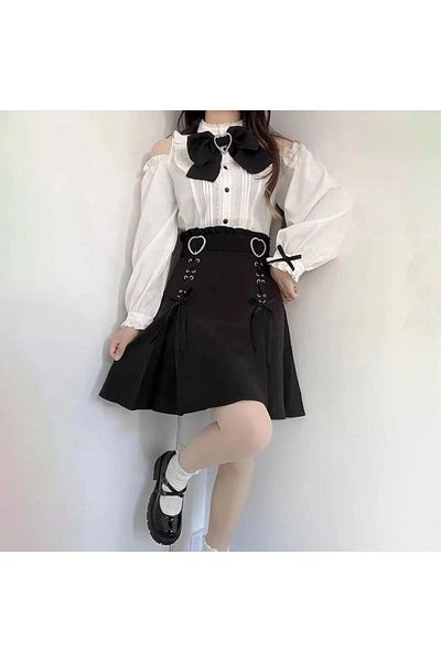 Köstebek Black Heart Buckle Ribbon Detailed Pleated Skirt