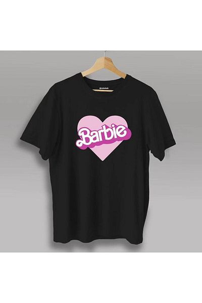 Köstebek Black Heart Barbie Logo Basic Unisex T-Shirt