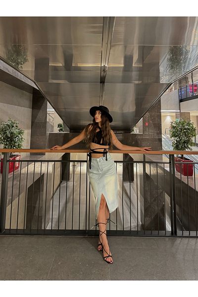 BİKELİFE Asymmetrisch geschnittener Jeansrock mit Schlitz in Midilänge aus Denim für Damen