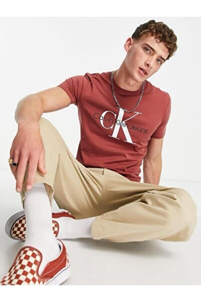 Calvin Klein تي شيرت رجالي من القطن العضوي بأكمام قصيرة مونوغرام