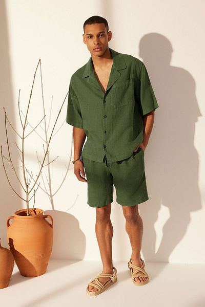 Trendyol Collection Premium Khaki Regular Fit - 100% λινό ελαστικό σορτς μέσης & βερμούδες TMNSS24SR00050