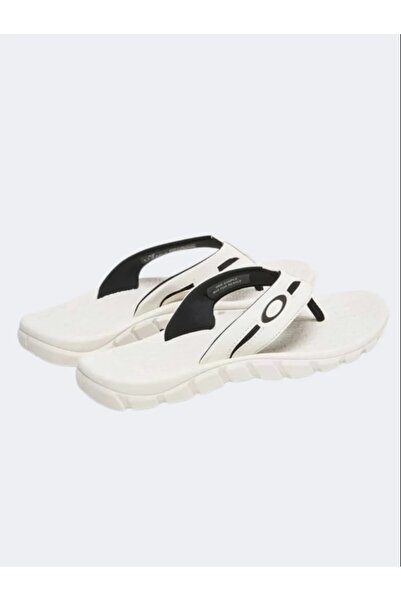 Oakley Operative Sandal 2.0 - Comfortable and Stylish