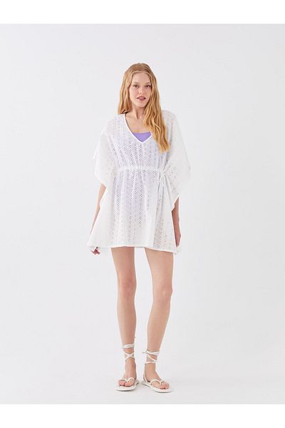 LC Waikiki Besticktes Strandkleid mit V-Ausschnitt und kurzen Ärmeln für Damen