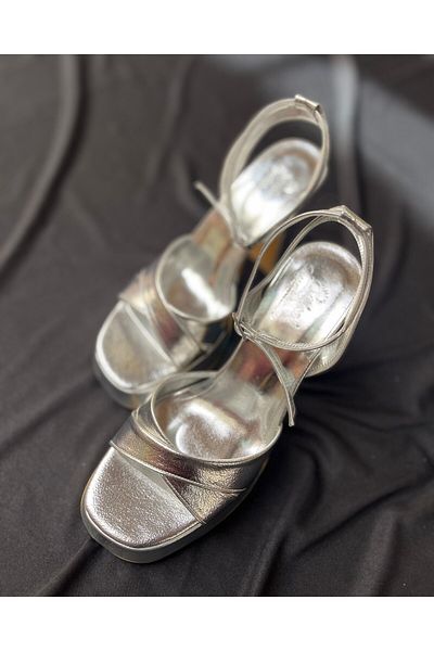 Pine Cone Silver Platform - Stylish and Comfortable Design