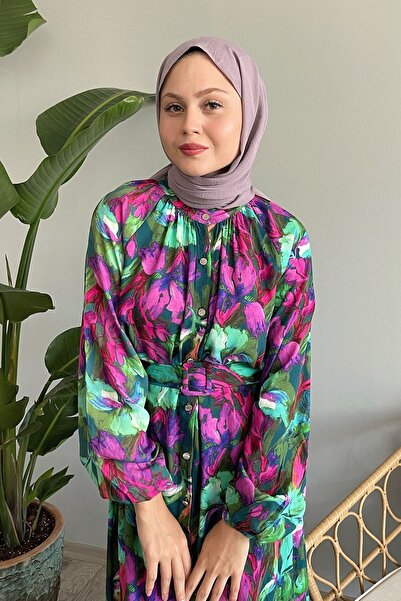 InStyle Zelené viskózové šaty - květinové a s páskem