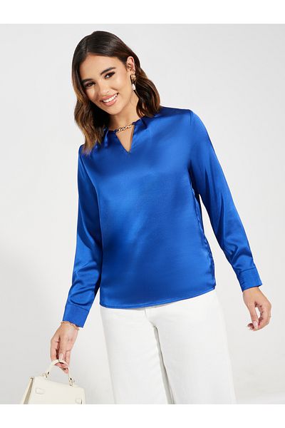Styli Keyhole Neck Chain Detail Satin Blouse