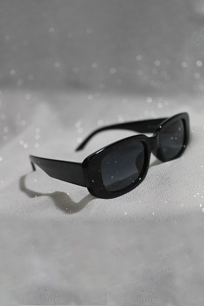 Grove Fashion Berry Model Black Rectangular Retro Vintage Sunglasses