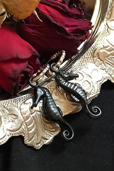 Leerybee أقراط حصان البحر مضادة للحساسية باللون الأسود اللامع